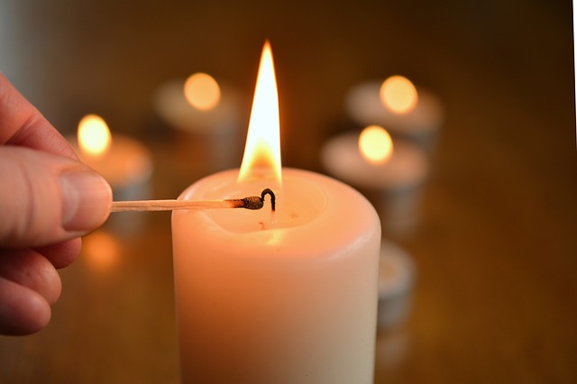 Rytualne świeczki na wywoływanie duchów