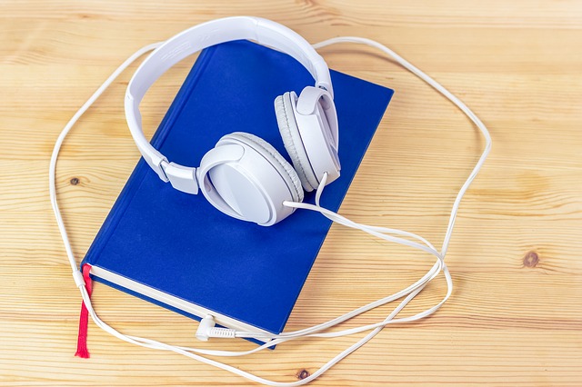 audiobook ze słuchawkami