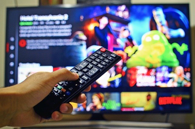Włączanie telewizora