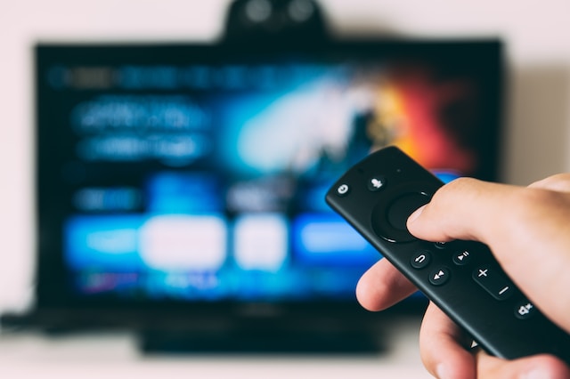 Włączanie HBO Max na telewizorze